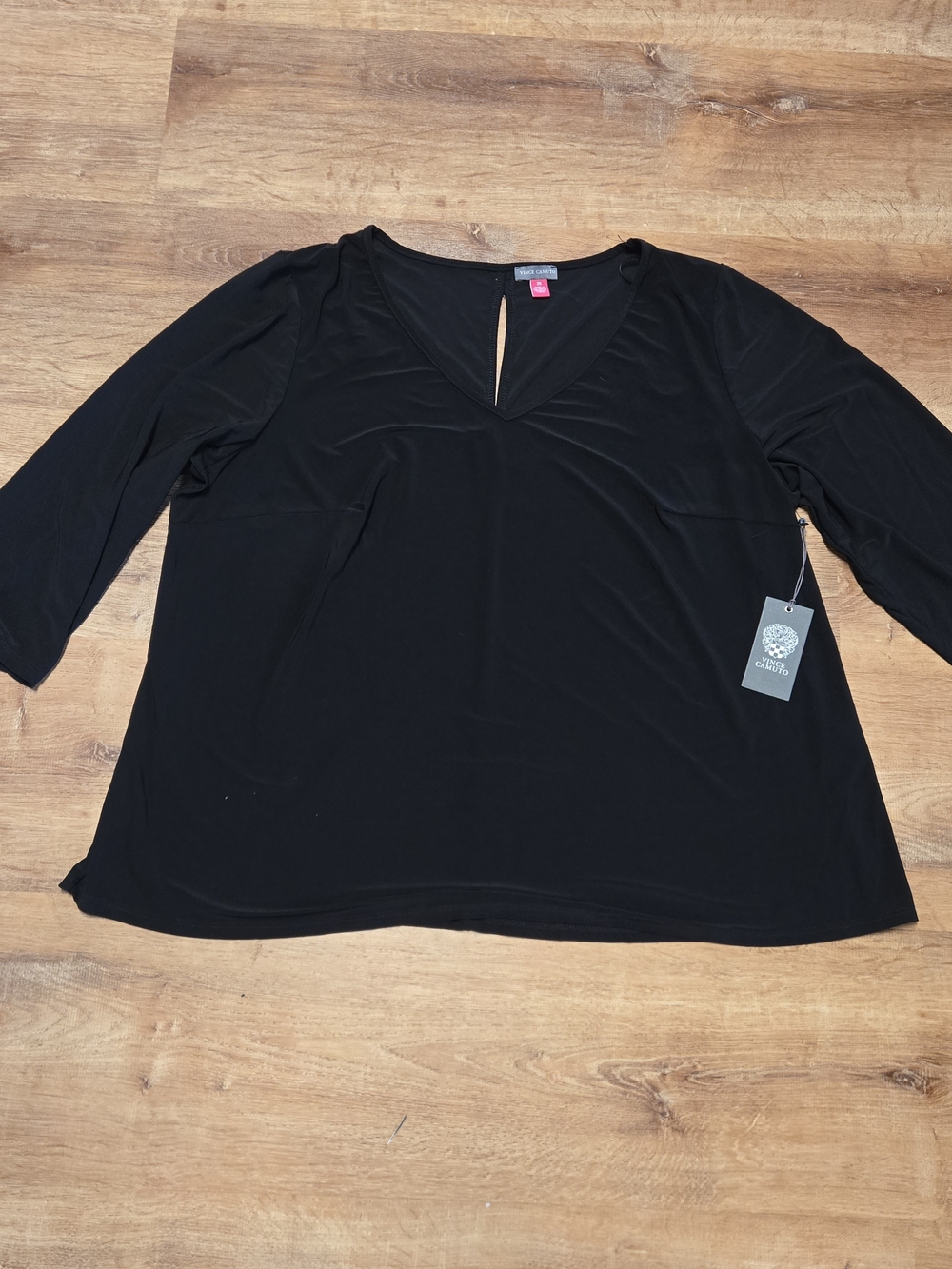 NWT!! Vince Camuto Black V-Neck Long Sleeve Top 2X